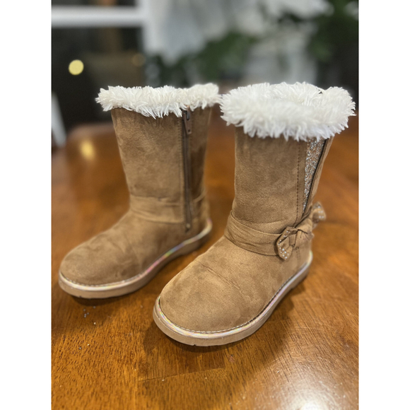 Magellan Tan Faux Suede Winter Boots Fur Trim Bow Detail Toddler Girl 11 - Picture 2 of 12